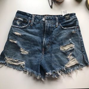 🐳ABERCROMBIE & FITCH BLUE RIPPED DENIM SHORTS🐳